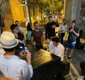 street entertainers in Jerusalem
