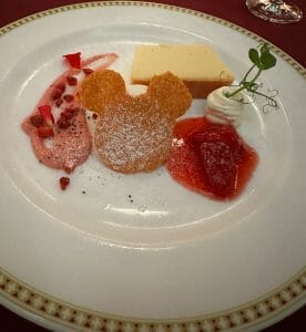 Dessert at Magellins